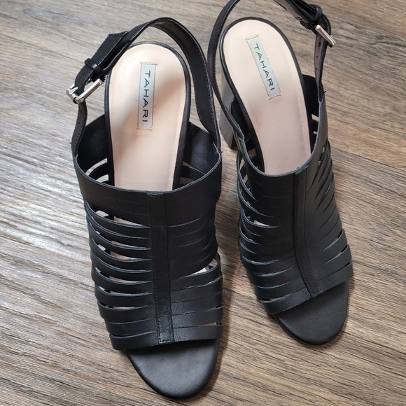 Tahari Makailyn black heel leather sandal size 10 - Picture 2 of 6